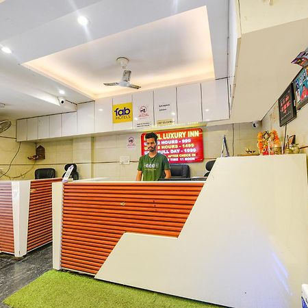 Fabhotel Luxury Inn Near Adarsh Nagar Metro Delhi  Dış mekan fotoğraf