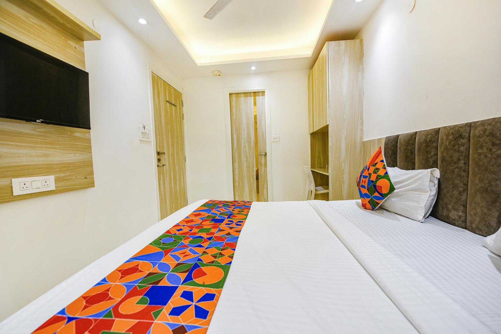 Fabhotel Luxury Inn Near Adarsh Nagar Metro Delhi  Dış mekan fotoğraf