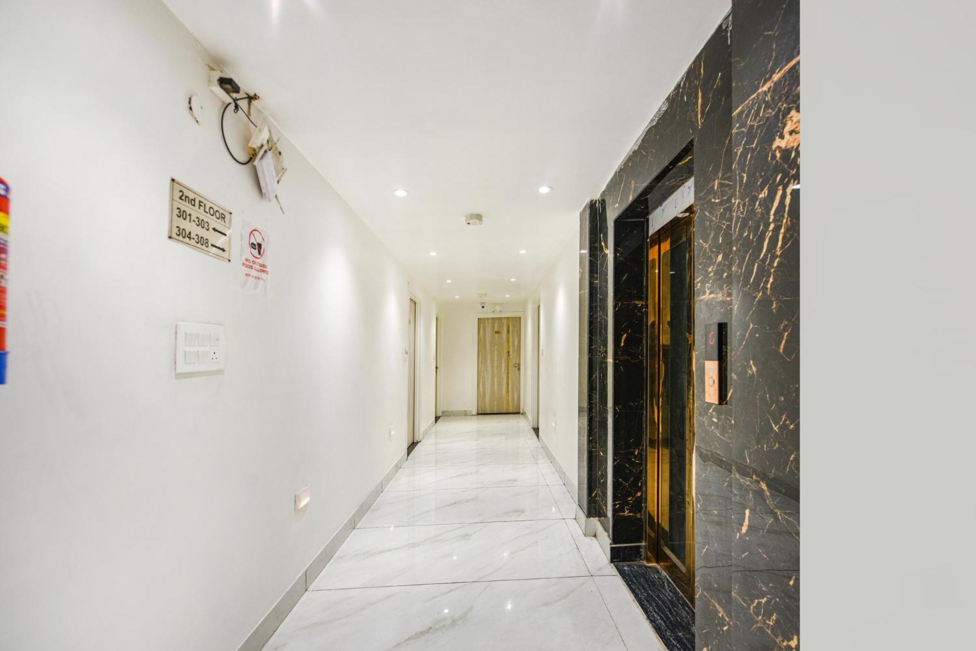 Fabhotel Luxury Inn Near Adarsh Nagar Metro Delhi  Dış mekan fotoğraf