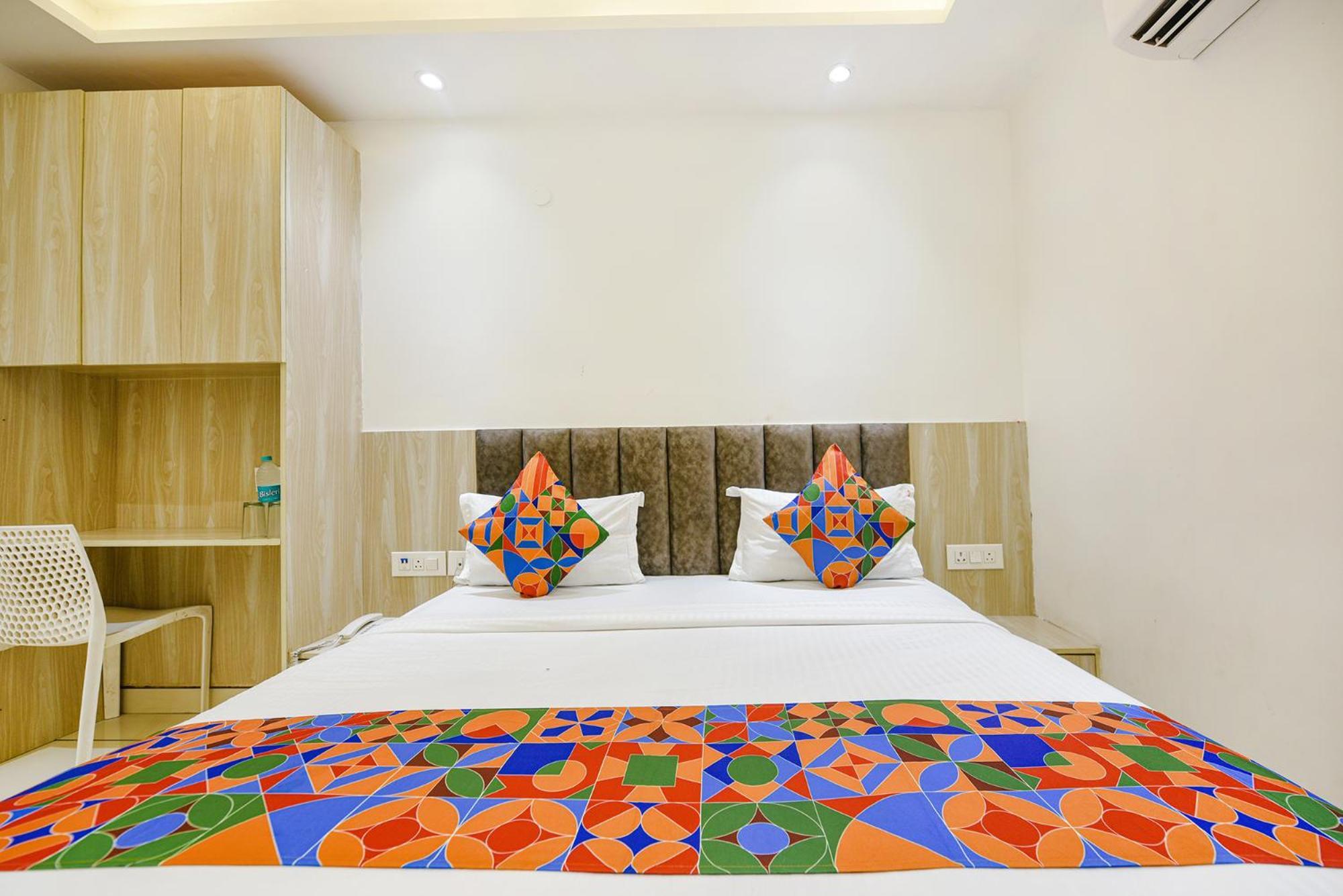 Fabhotel Luxury Inn Near Adarsh Nagar Metro Delhi  Dış mekan fotoğraf